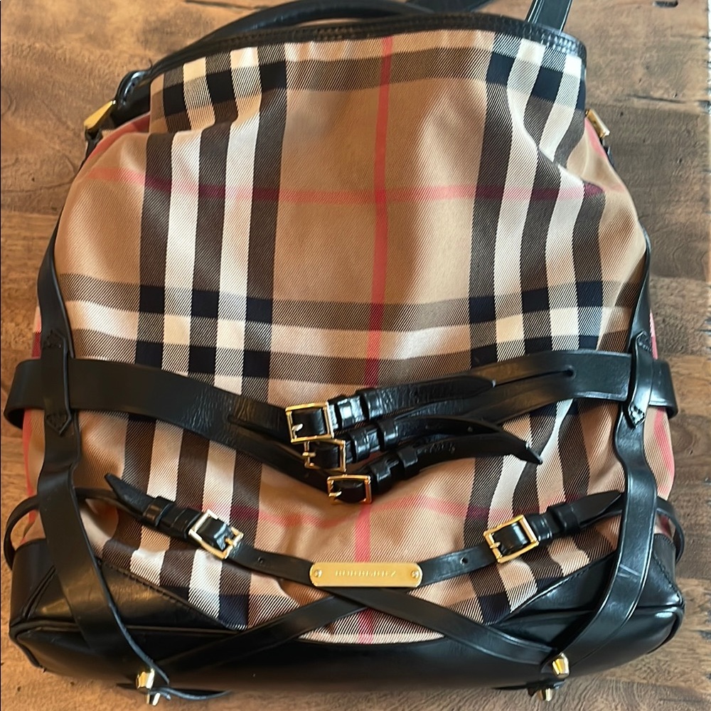 Burberry Bridle Gosford hobo Tan and Black Check Shoulder Bag